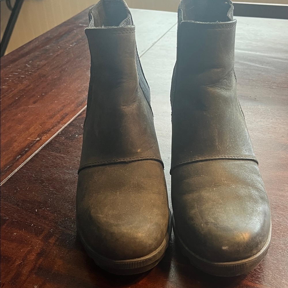 Sorel Dark Gray Ankle Boots